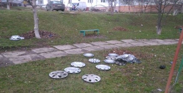 Șapte șoferi de la Ciocana s-au trezit cu mașinile vandalizate