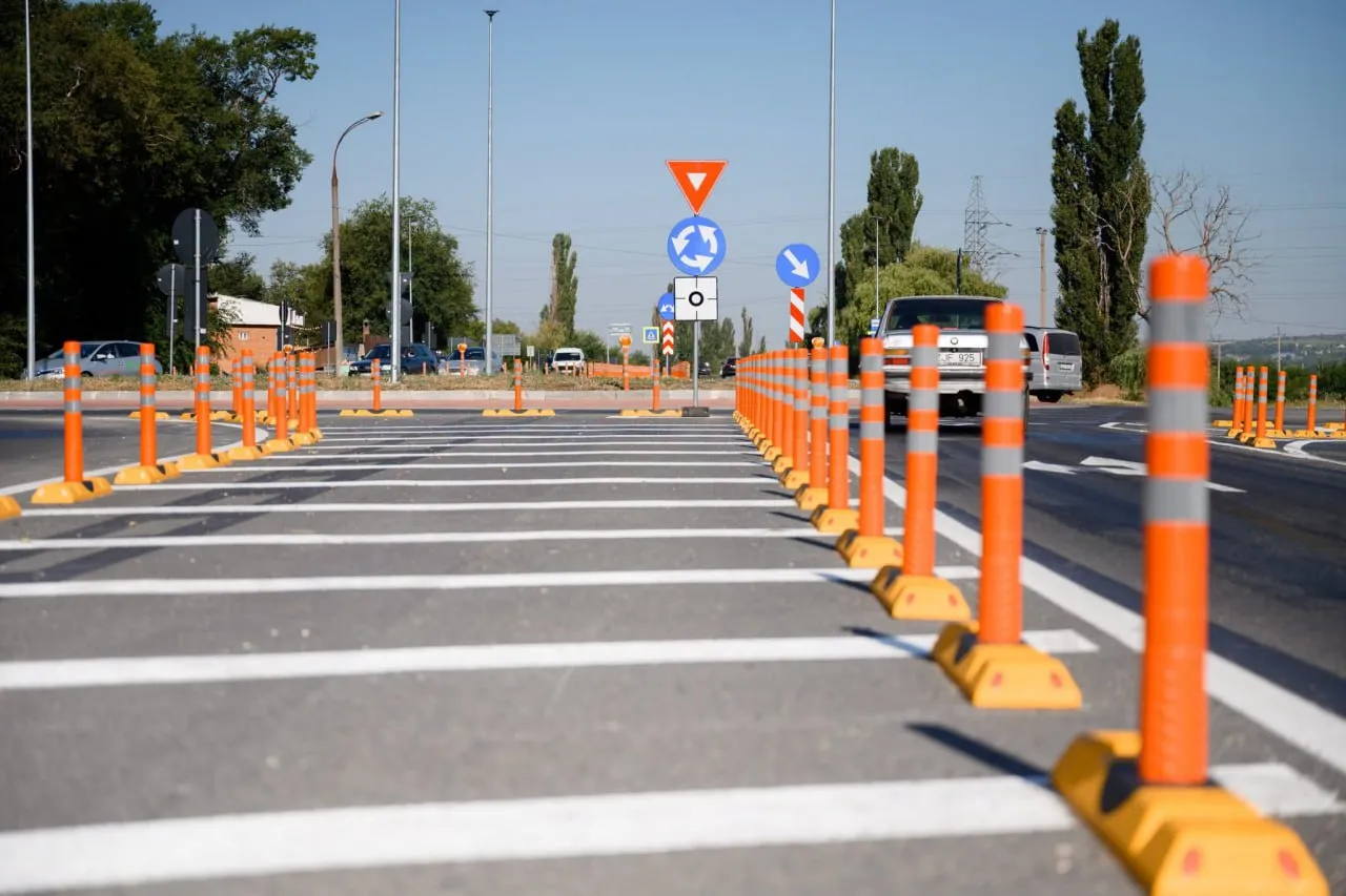 В Новых Аненах открыли круговую развязку за 2,78 миллиона леев