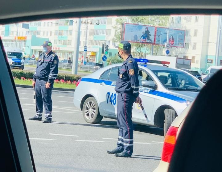 В центр Минска ввели бронетехнику