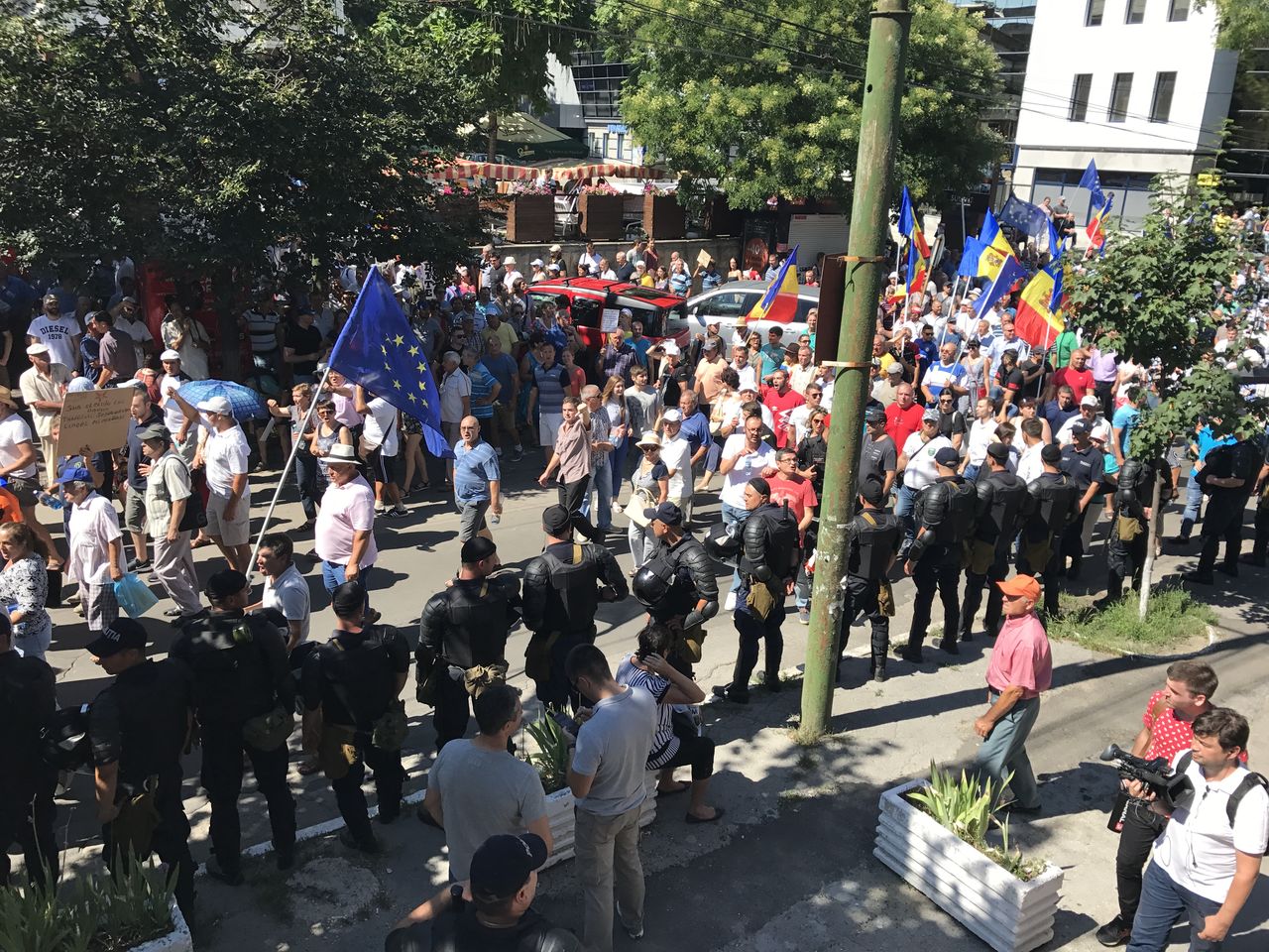 В центре Кишинева прошел протест против смешанной системы выборов