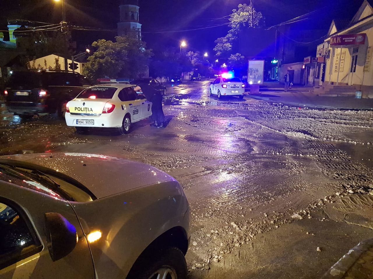 Ночной ливень в Комрате повредил около 30 километров местных дорог