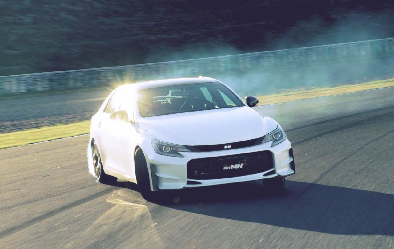 Toyota представила в Токио седан Mark X GRMN