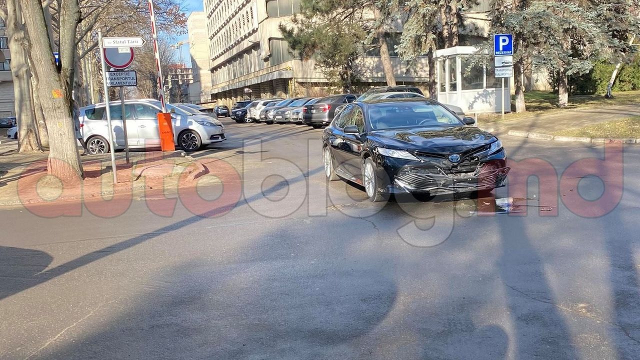 У парламента произошло ДТП: в одном из авто находился Павел Филип