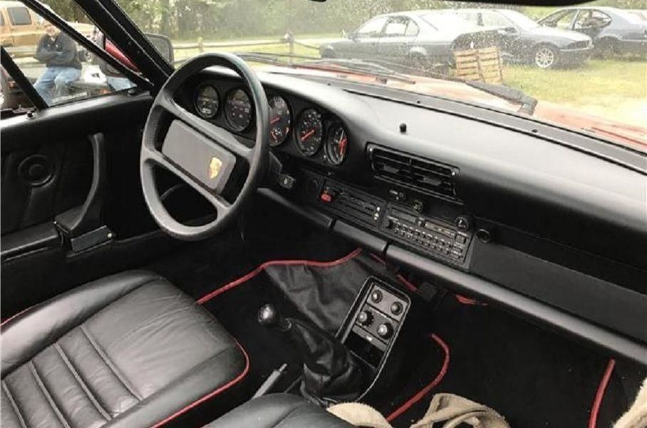 Битый Porsche 911 Turbo Slant Nose продают по цене нового Cayenne