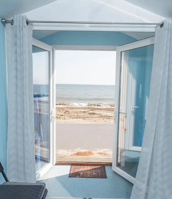 În Marea Britanie, o casă de mărimea unui hambar se vinde cu 130.000 de euro