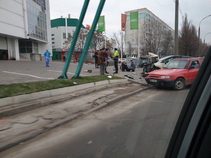 В Кишиневе в результате ДТП пострадали два человека