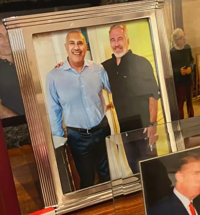 Interiorul conacului lui Epstein: Femei goale, romanul Lolita și un tigru împăiat