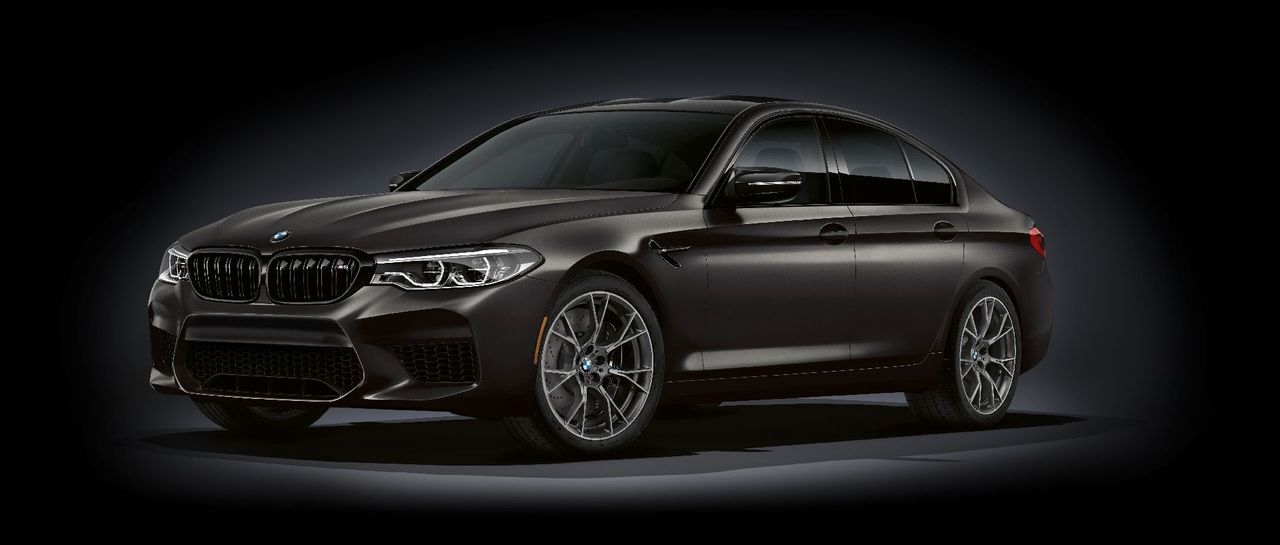 Юбилейный BMW M5 получил салон из золота