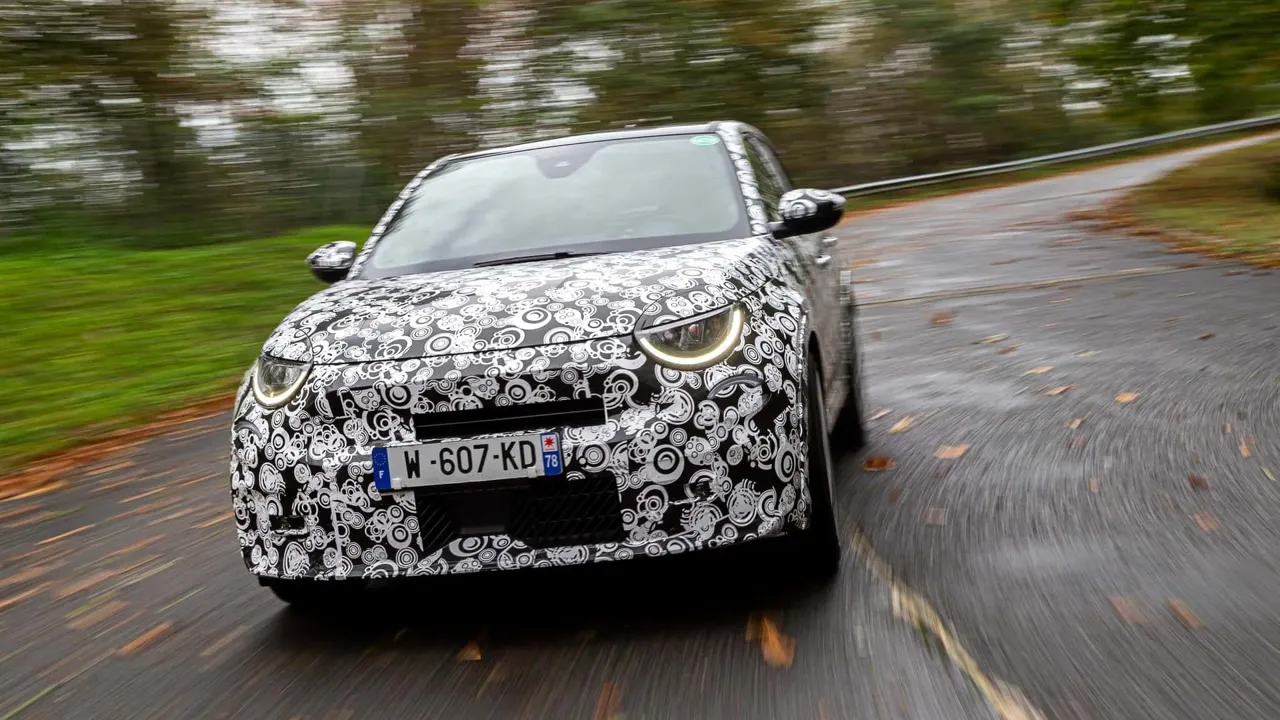 Fiat готовит недорогой спортивный электрокроссовер в ретростиле