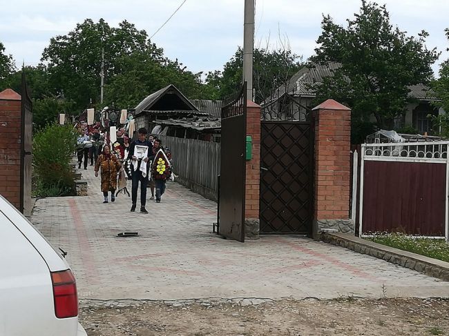 Прошли похороны мужчины, застрелившегося в офисе кредитной компании