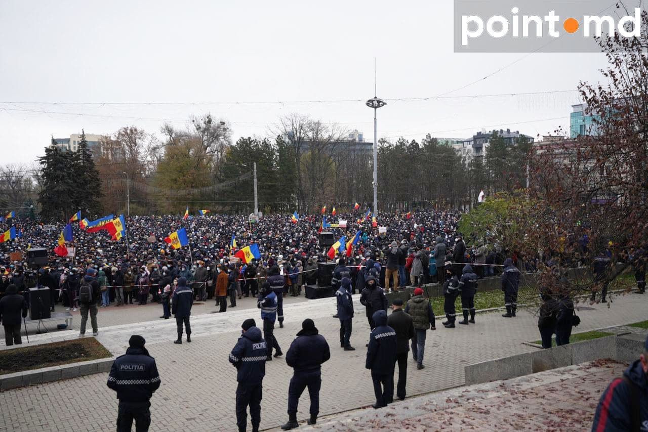 Участники протеста в Кишиневе приняли итоговую декларацию