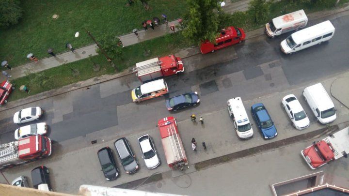 В жилом доме на Чеканах вспыхнул сильный пожар