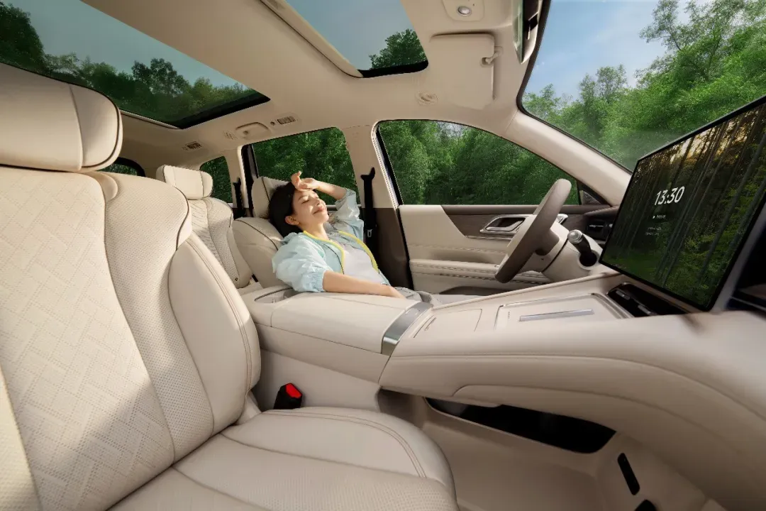 Wuling Starlight L: 6 мест, простор и комфорт от 26 990€