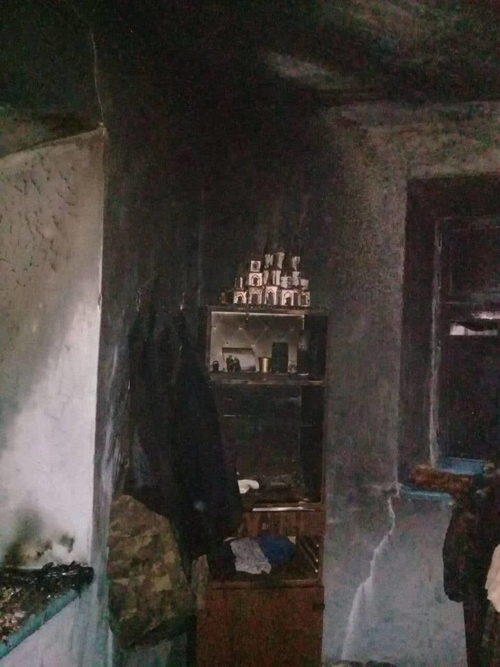 Пожарные спасли двух запертых в горящем доме детей в Кагульском районе