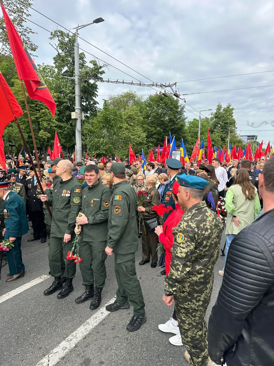 Некоторые политики и граждане замечены с георгиевской ленточкой