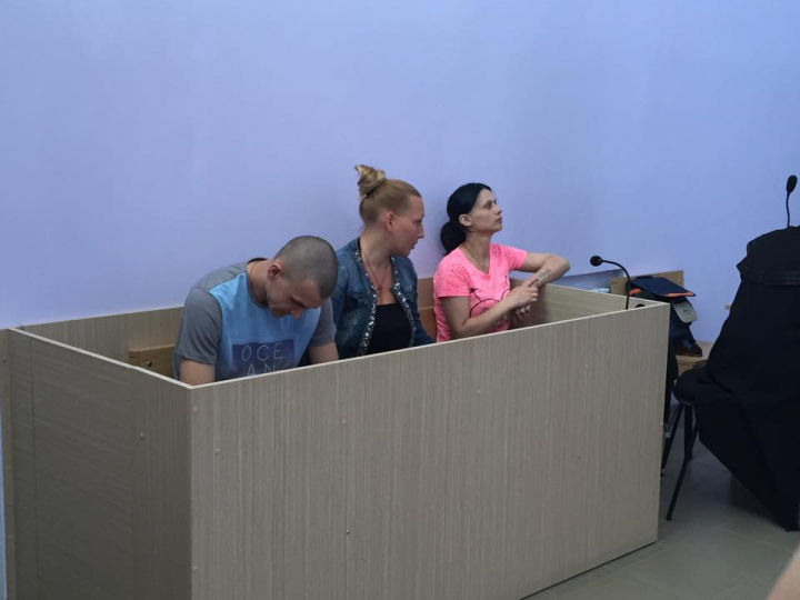 Cazul bebeluşului din Bălţi, vândut de părinţi. Imagini de la prima şedinţă de judecată