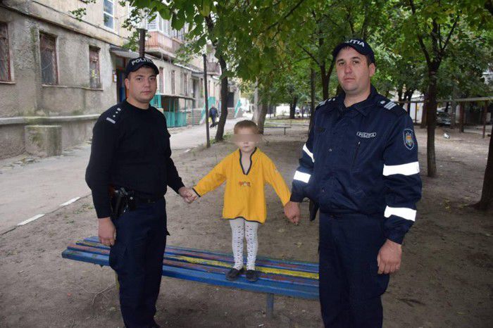 На одной из улиц Бельц был найден оставленный без присмотра двухлетний малыш