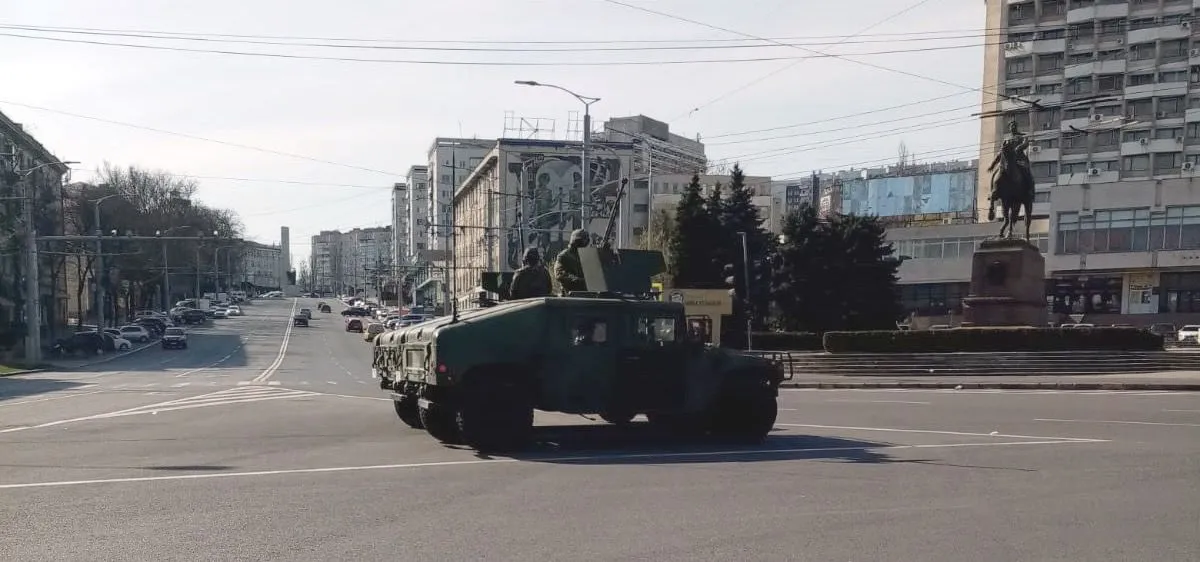 У Додона потребовали объяснений за военную технику на улицах Кишинёва во время COVID-19