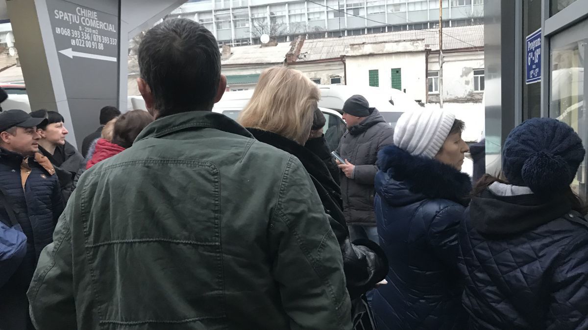 Пассажиры микроавтобусов Кишинев-Яловены устроили скандал из-за новых правил оплаты проезда