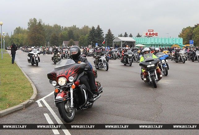 Лукашенко на Harley-Davidson принял участие в международном байкерском фестивале
