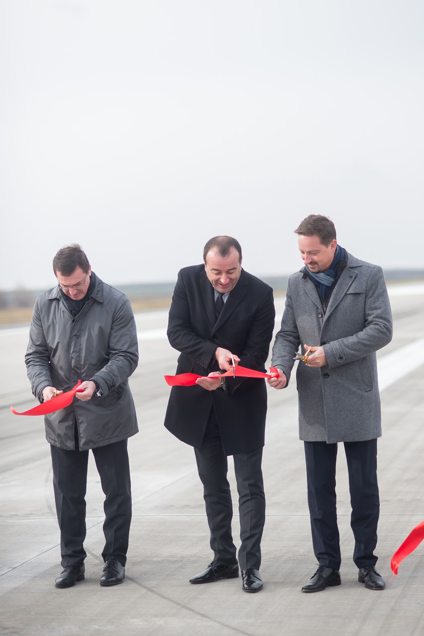 Primul segment al pistei Aeroportului Chişinău este reconstruit