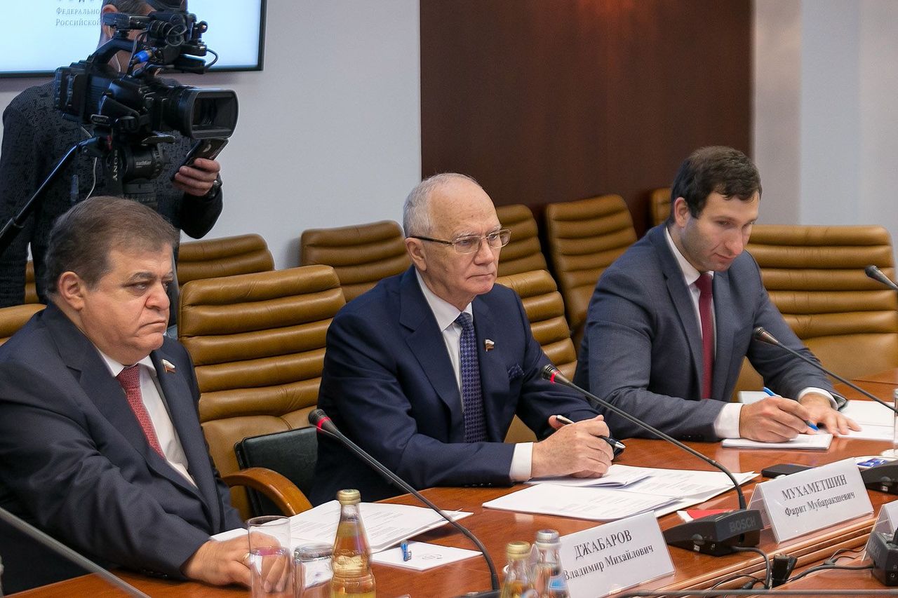 Приднестровский лидер начал визит в Россию со встреч в Совете Федерации