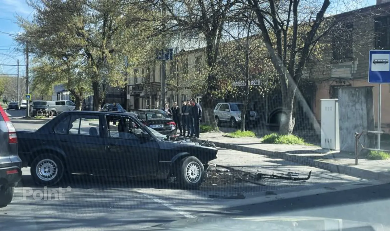 Ambuteiaj imens pe strada Petricani din Capitală în urma unui accident grav