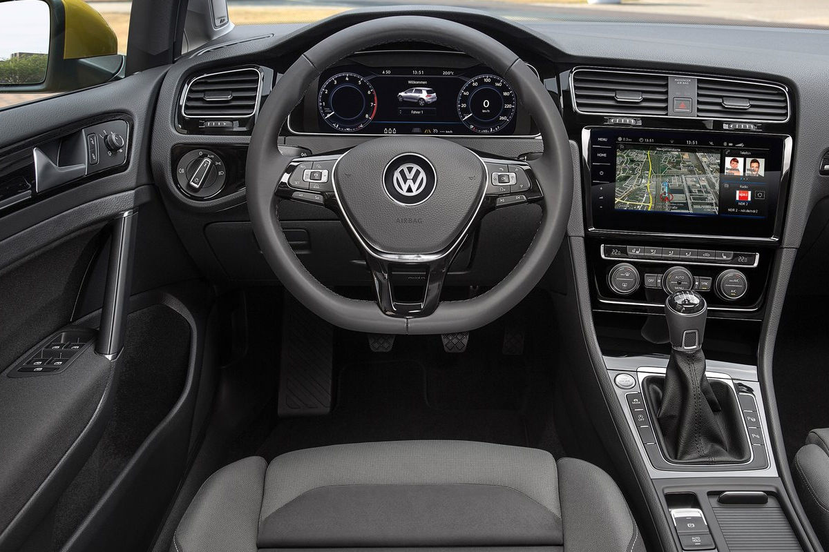 Volkswagen представил обновленный Golf