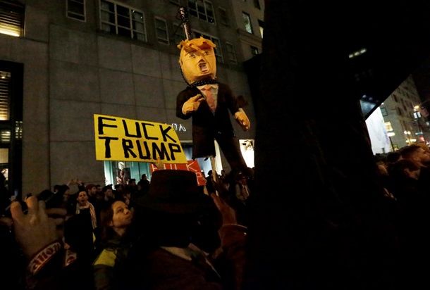 В Нью-Йорке растут протесты против Трампа