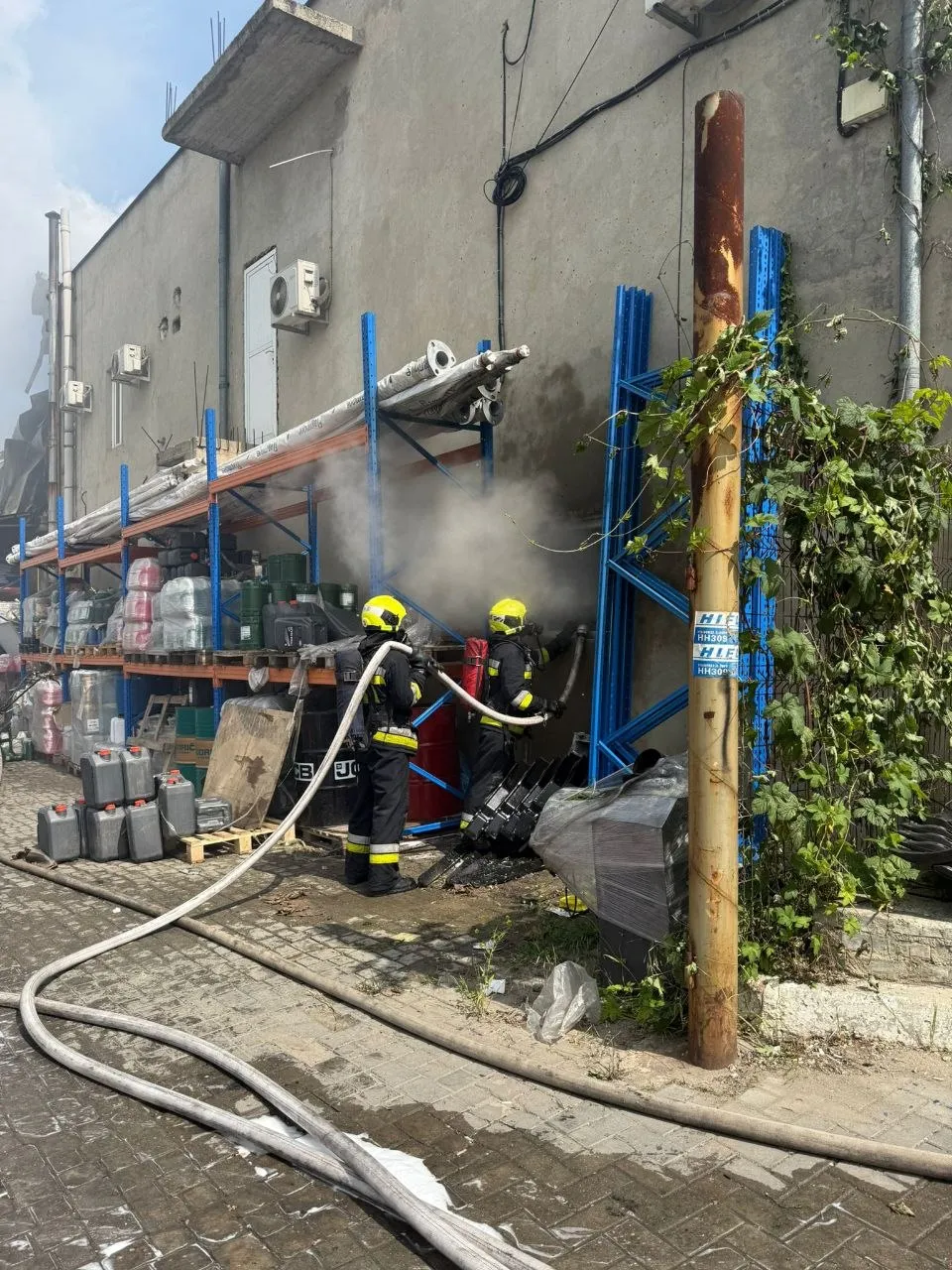 Крупный пожар в столице удалось локализовать