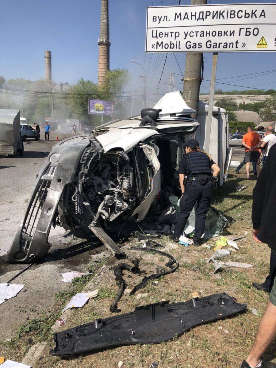 В Днепре фура снесла парковку: есть жертвы