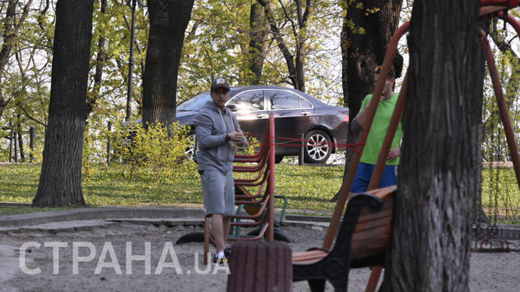 Зеленский провел спортивную тренировку около Рады