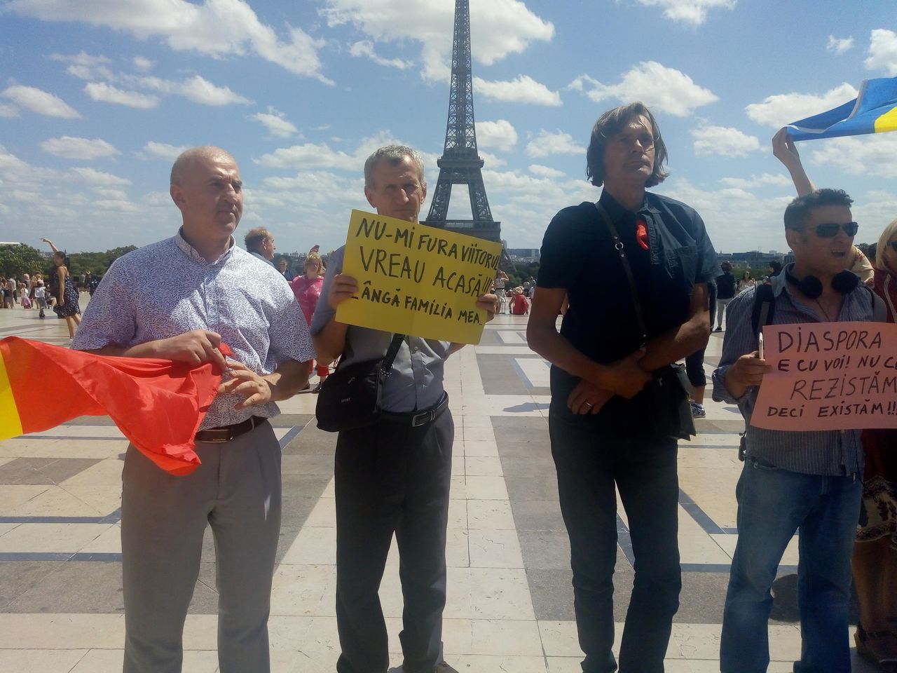 Молдавская диаспора провела протесты в трех европейских городах