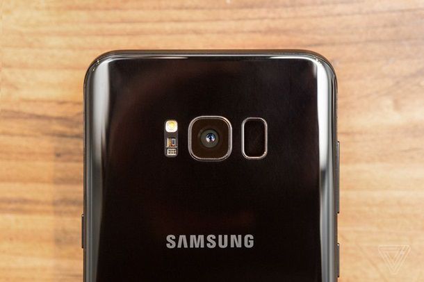 Samsung презентовал флагманский смартфон Galaxy S8