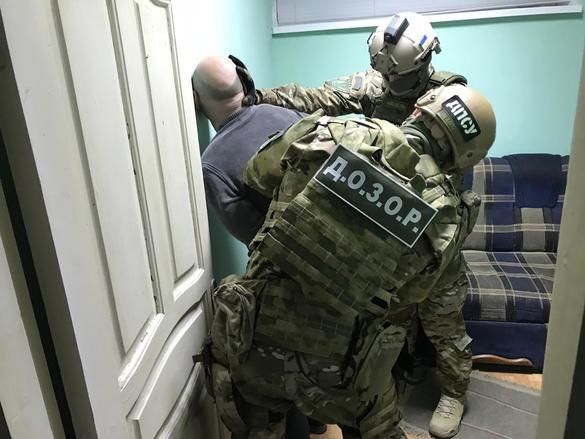 Пограничники на границе с Молдовой задержали грека с девушками, завербованными для интим-услуг