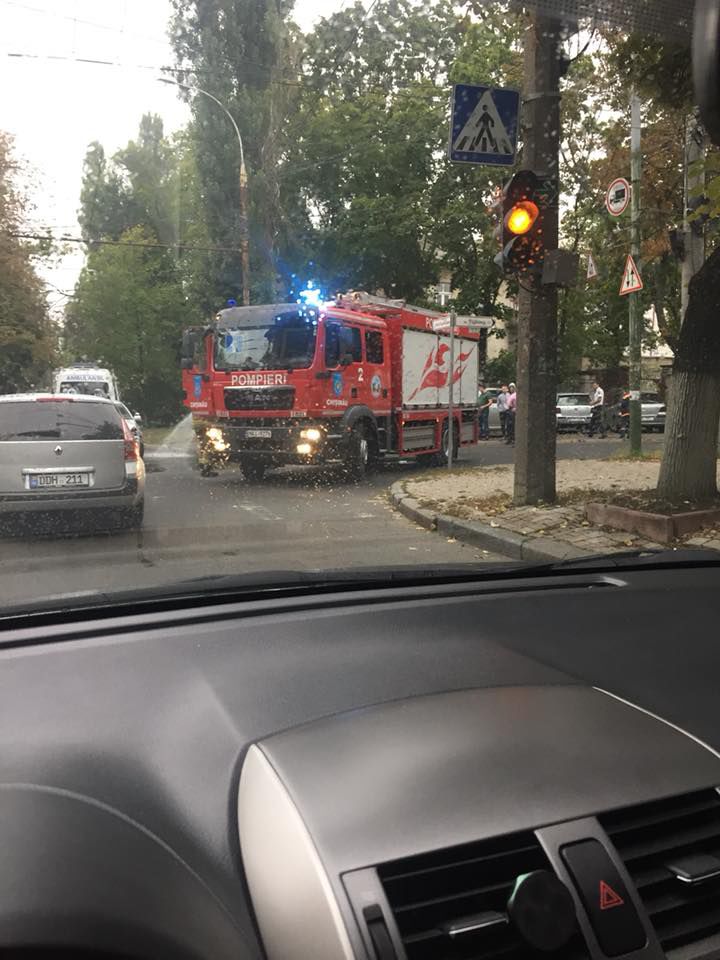 В центре столицы произошла авария с участием четырех автомобилей