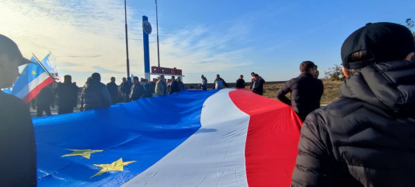 Участники автопробега в поддержку Стояногло заблокировали въезд в Гагаузию