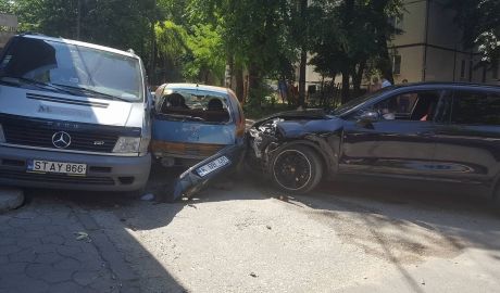 ДТП на одном из столичных перекрестков: повреждены три автомобиля