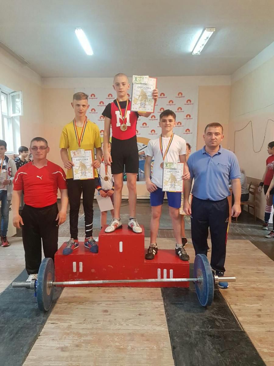 Тяжелоатлеты из Бельц завоевали 7 золотых медалей на чемпионате РМ