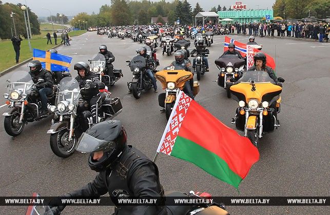 Лукашенко на Harley-Davidson принял участие в международном байкерском фестивале