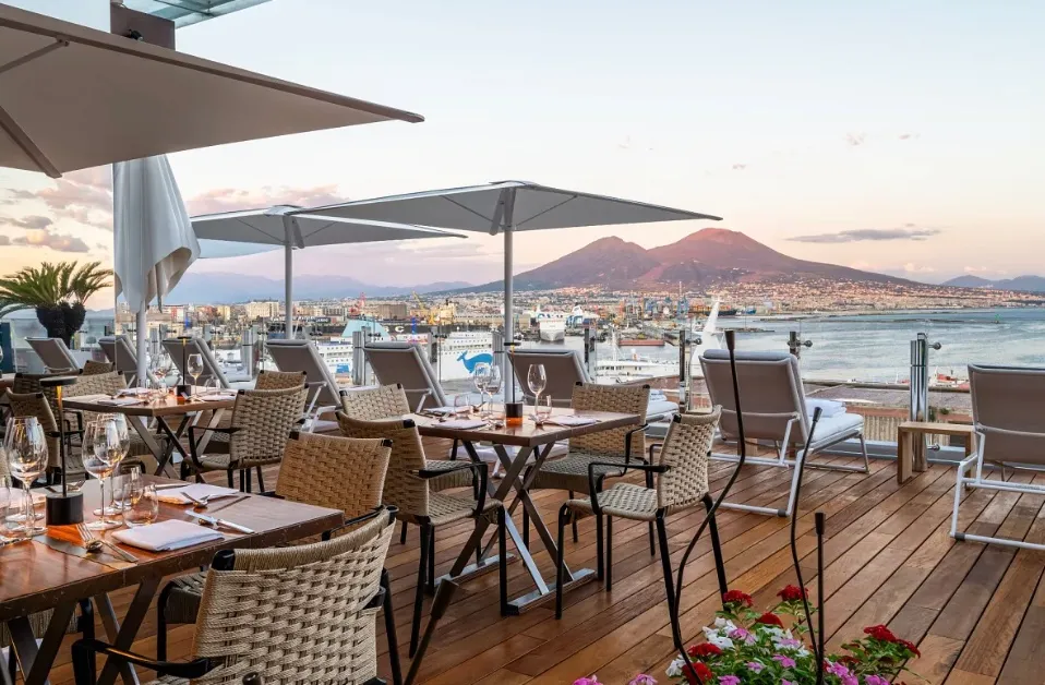 Napoli sărbătorește 2.500 de ani și se confruntă cu un boom turistic care schimbă orașul