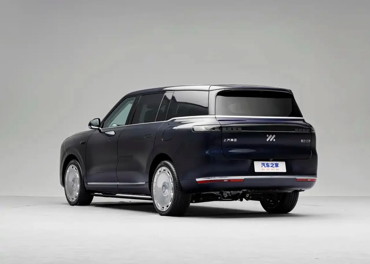 Un crossover electric premium cu duș în portbagaj, prezentat în China