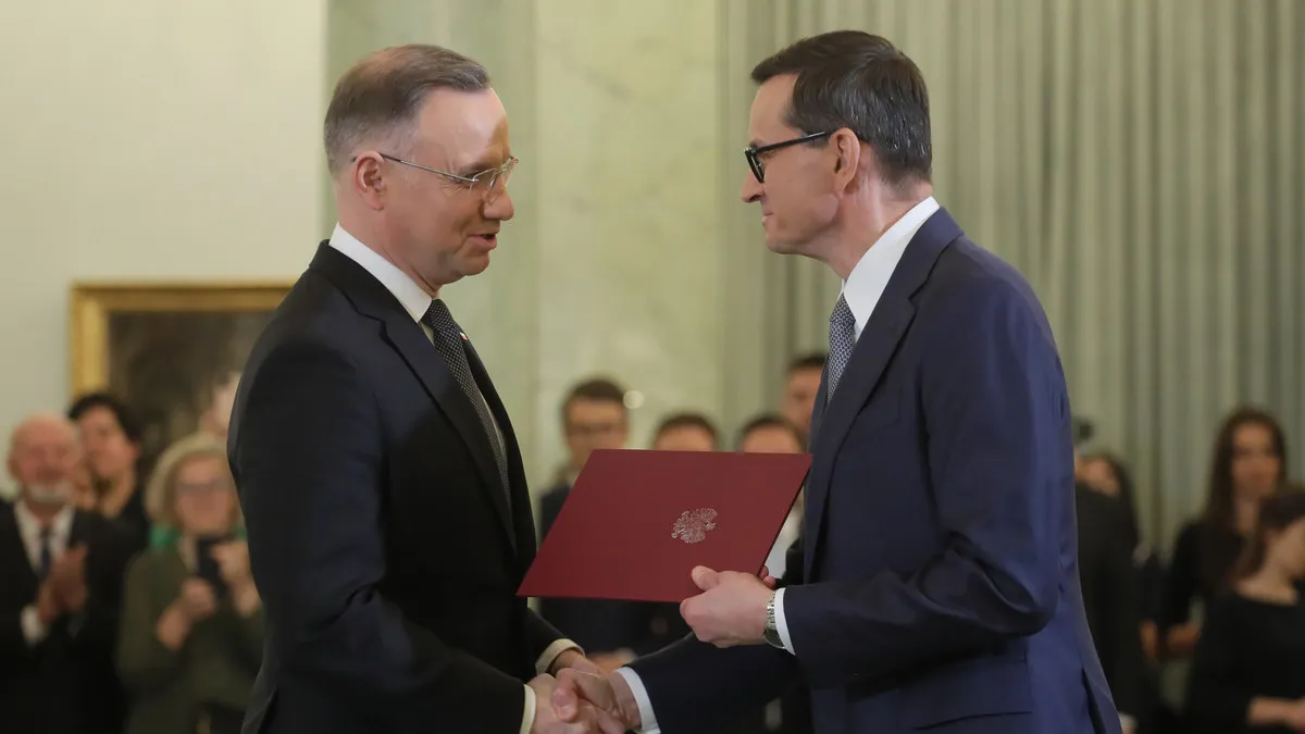 Президент Польши одобрил "правительство меньшинства" Моравецкого