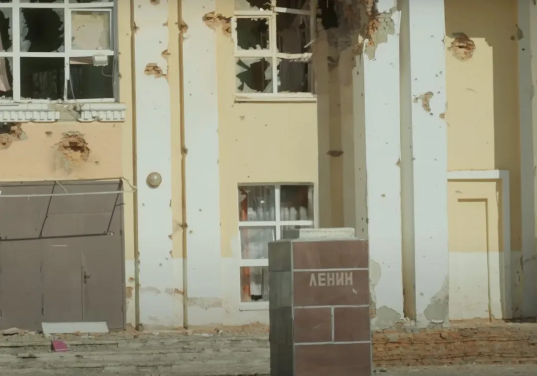 В Судже снесли памятник Ленину