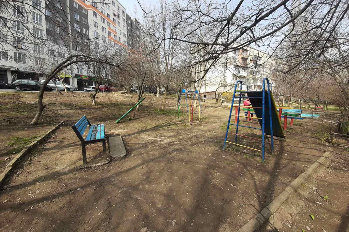 В Кишиневе оборудована новая детская игровая площадка