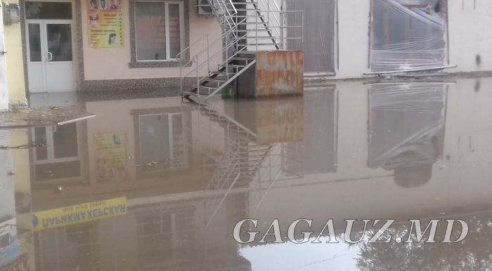От ливней пострадали населенные пункты в двух районах страны