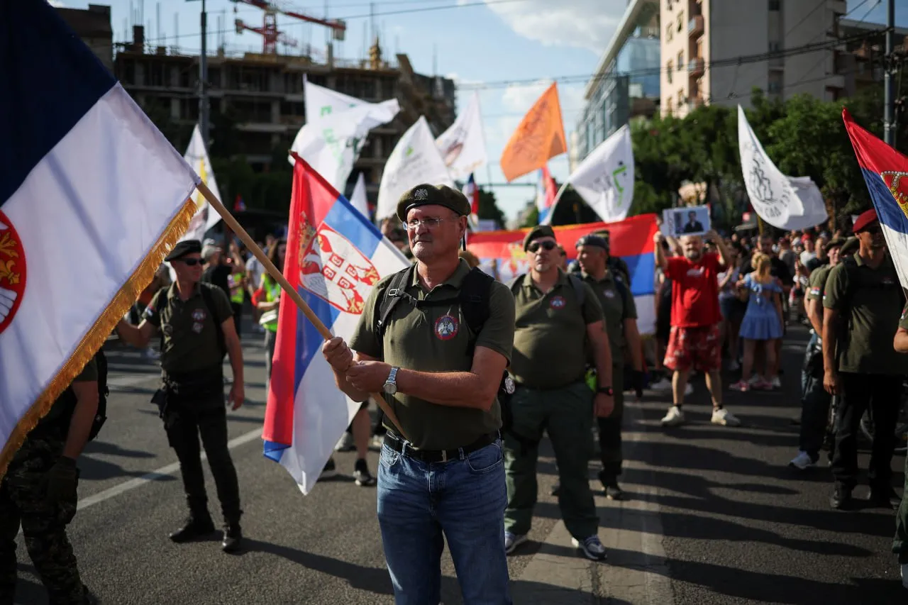 Протесты в Белграде завершились столкновениями с полицией