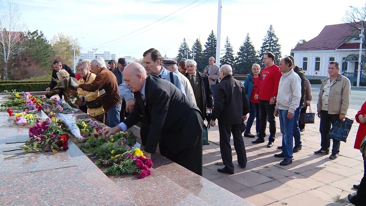 В Приднестровье празднуют годовщину Великой Октябрьской революции