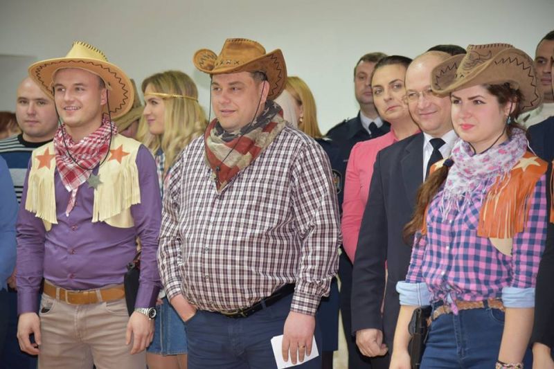 Imaginea zilei: Cavcaliuc și Pînzari, îmbrăcați în cowboy