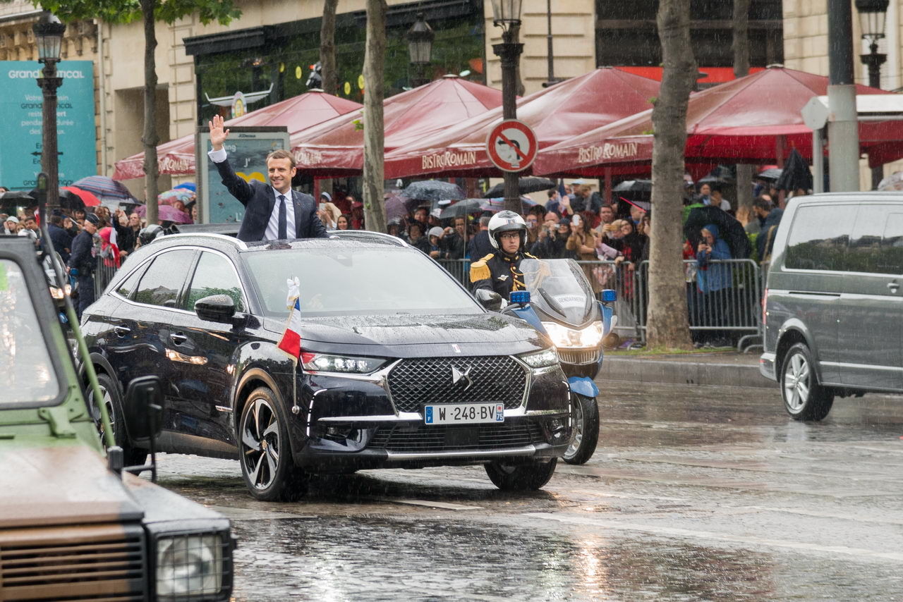 Noul preşedinte francez a folosit în premieră un DS 7 Crossback la inaugurarea sa